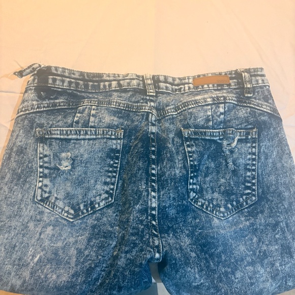 Woman’s ankle jeans - Picture 2 of 2